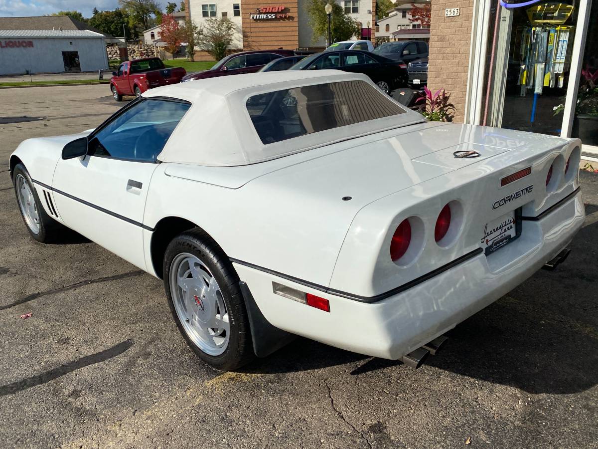 Chevrolet-Corvette-convertible-1989-white-3