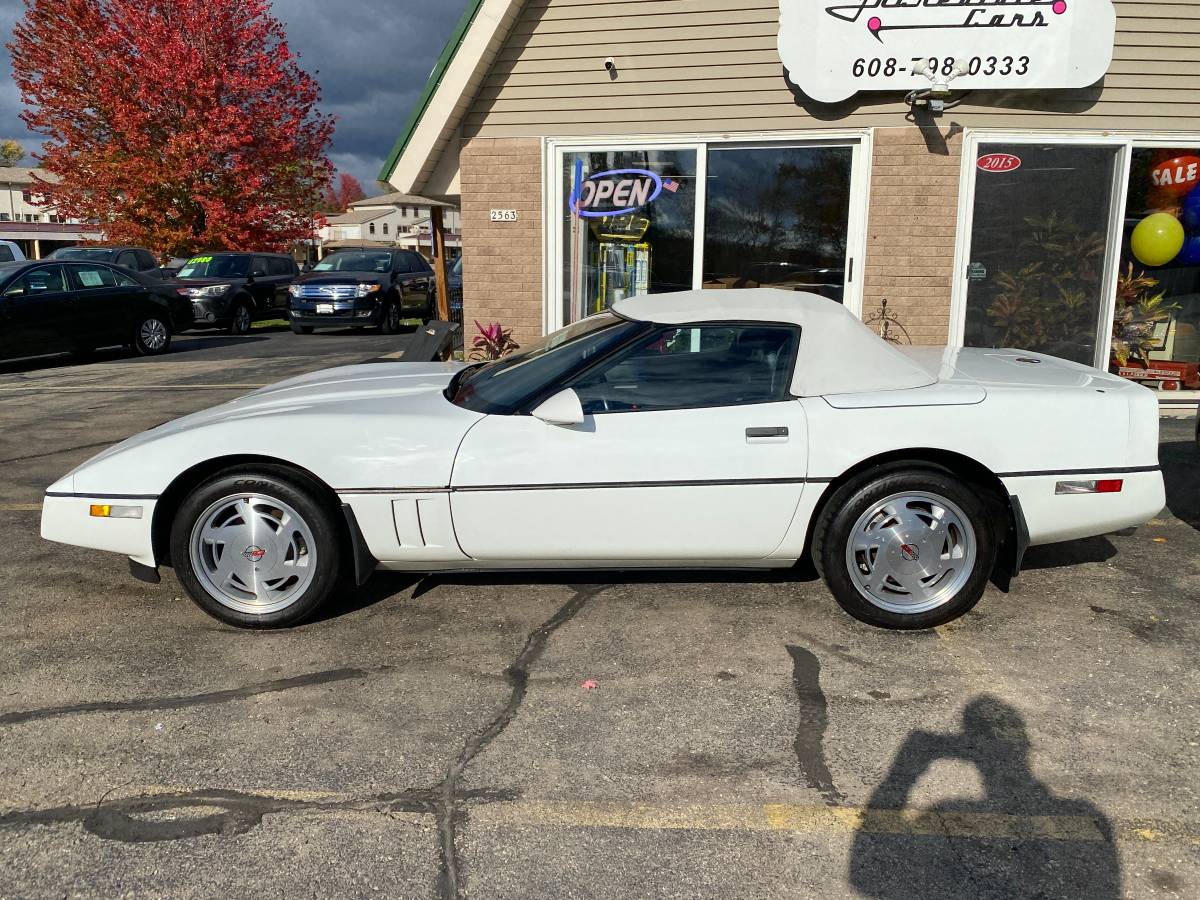 Chevrolet-Corvette-convertible-1989-white-4