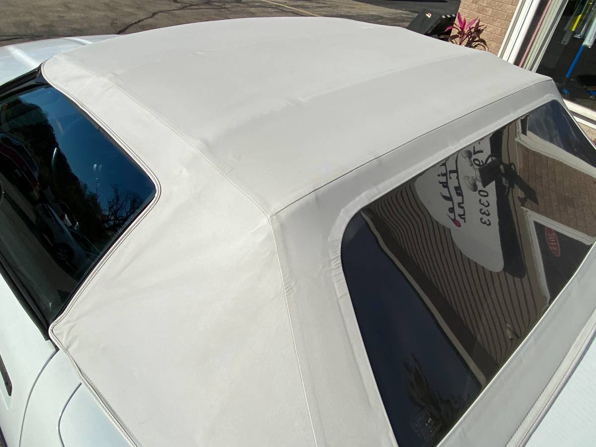 Chevrolet-Corvette-convertible-1989-white-8