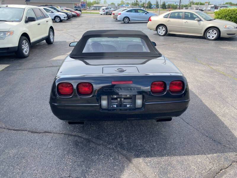 Chevrolet-Corvette-convertible-1992-10