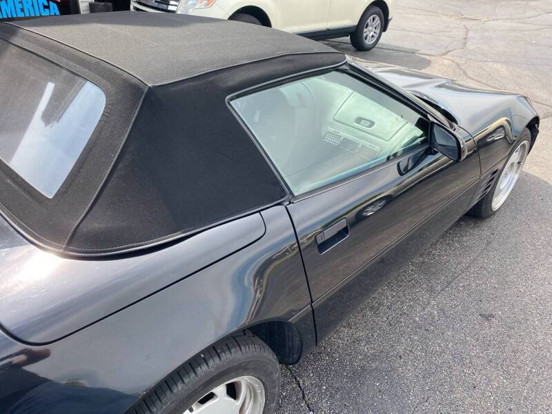 Chevrolet-Corvette-convertible-1992-13