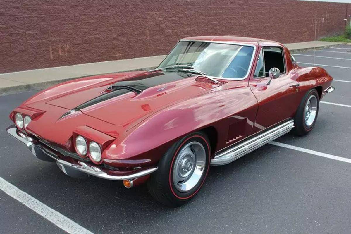 Chevrolet-Corvette-coupe-1967-brown-3