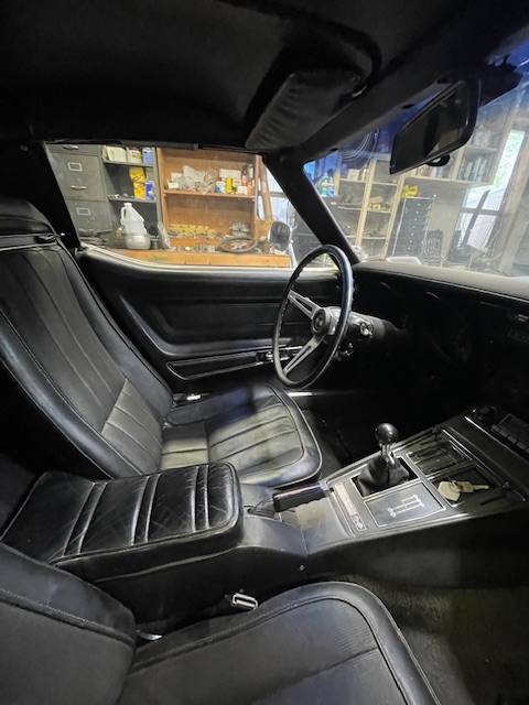 Chevrolet-Corvette-coupe-1972-grey-12