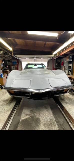 Chevrolet-Corvette-coupe-1972-grey-15