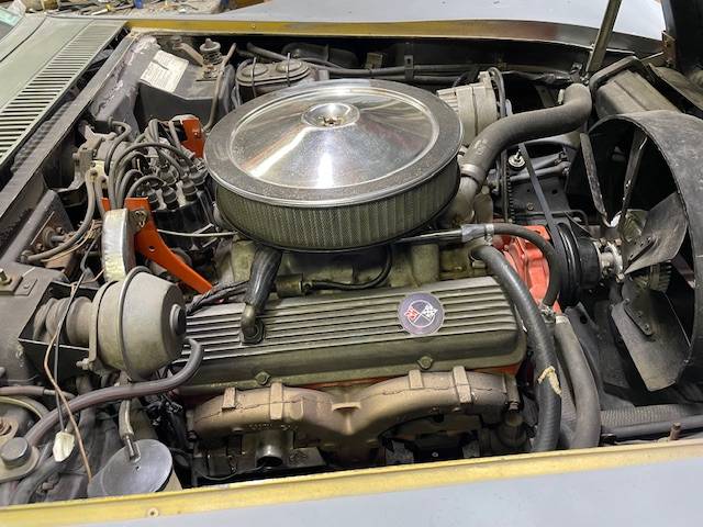 Chevrolet-Corvette-coupe-1972-grey-3