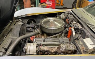 Chevrolet-Corvette-coupe-1972-grey-4