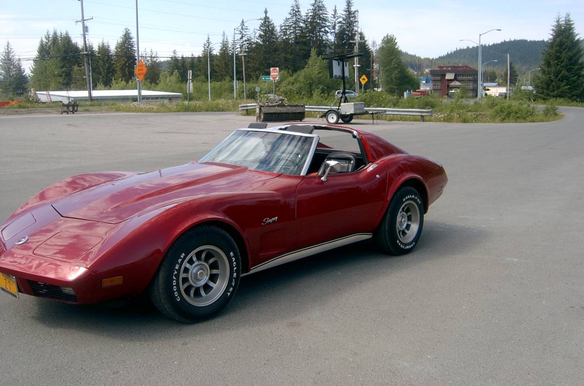 Chevrolet-Corvette-coupe-1974-red-2