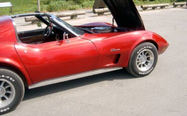 Chevrolet-Corvette-coupe-1974-red-4