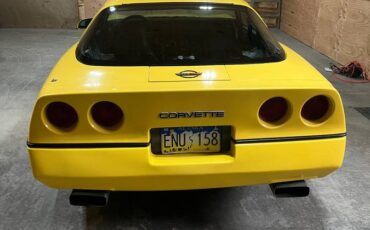 Chevrolet-Corvette-coupe-1985-3