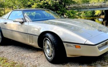 Chevrolet-Corvette-coupe-1987-silver-1