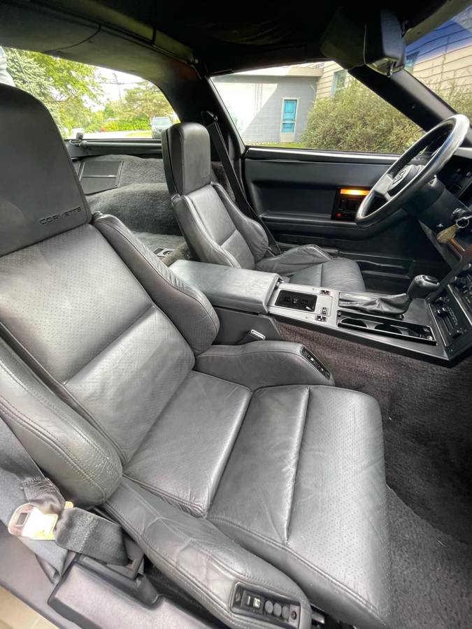 Chevrolet-Corvette-coupe-1987-silver-14