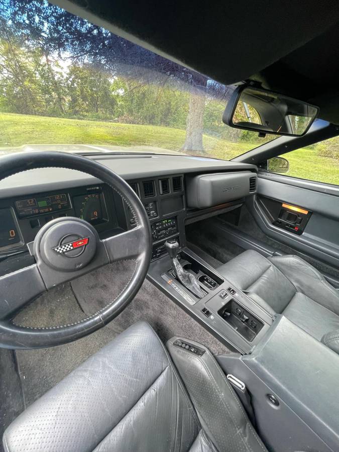 Chevrolet-Corvette-coupe-1987-silver-15