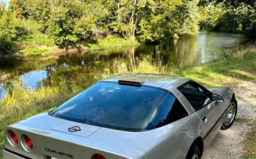 Chevrolet-Corvette-coupe-1987-silver-17