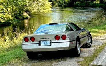 Chevrolet-Corvette-coupe-1987-silver-6