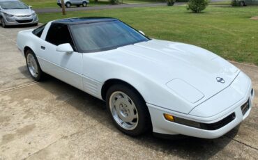 Chevrolet-Corvette-coupe-1992-white-1