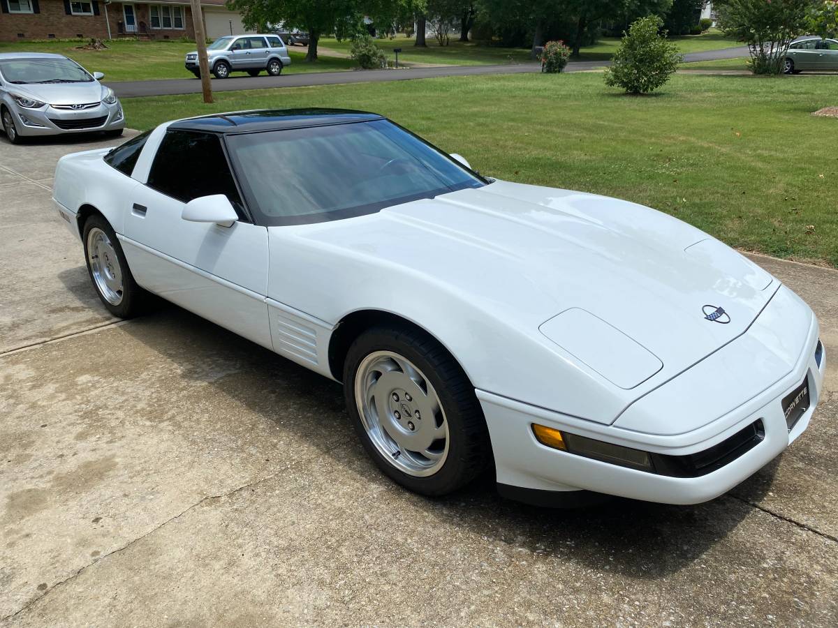 Chevrolet-Corvette-coupe-1992-white-1