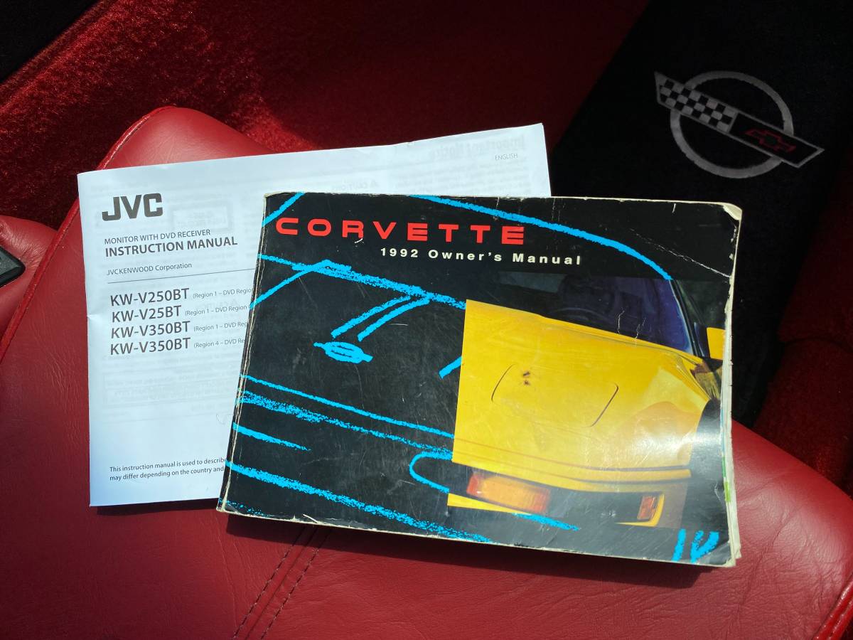 Chevrolet-Corvette-coupe-1992-white-21
