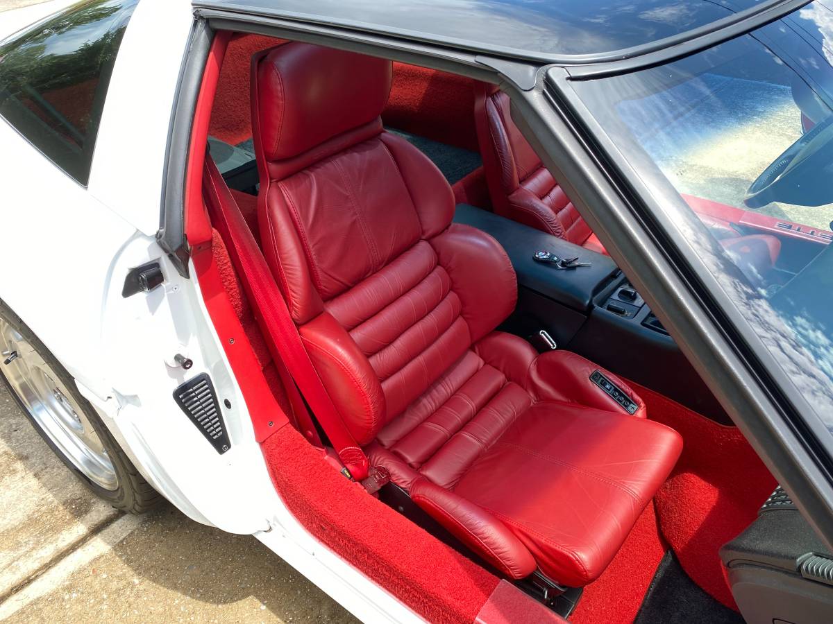 Chevrolet-Corvette-coupe-1992-white-8