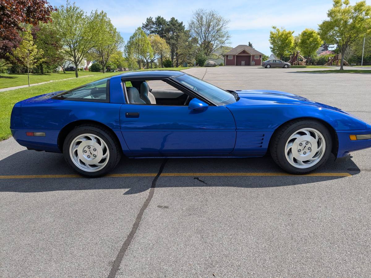 Chevrolet-Corvette-coupe-1994-blue-11