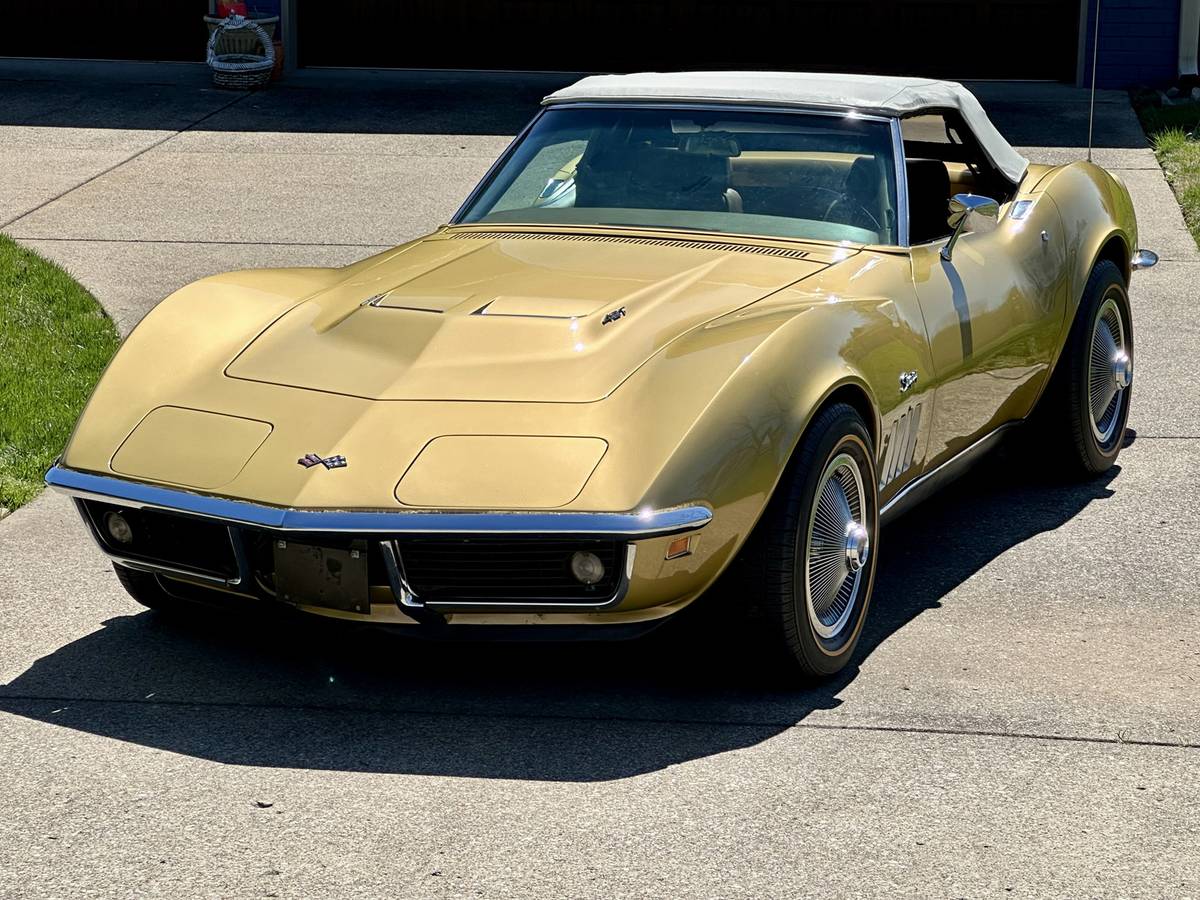 Chevrolet-Corvette-roadster-1969-custom-1