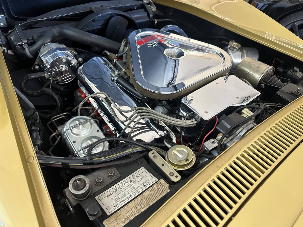 Chevrolet-Corvette-roadster-1969-custom-12