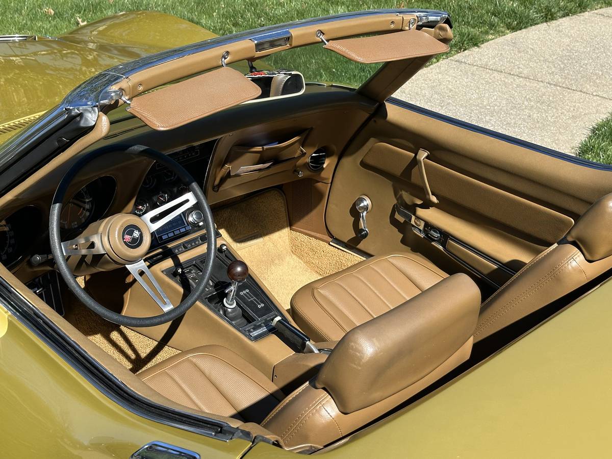 Chevrolet-Corvette-roadster-1969-custom-16