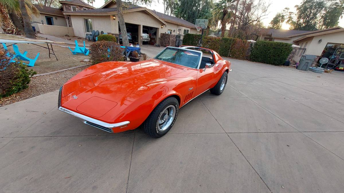 Chevrolet-Corvette-stingray-1969-orange-3