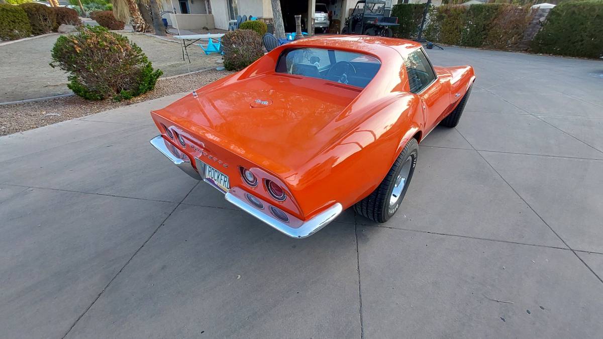 Chevrolet-Corvette-stingray-1969-orange-5