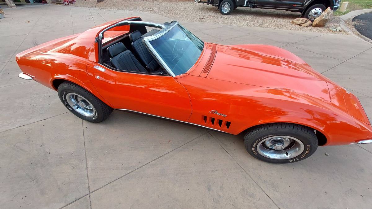 Chevrolet-Corvette-stingray-1969-orange-7