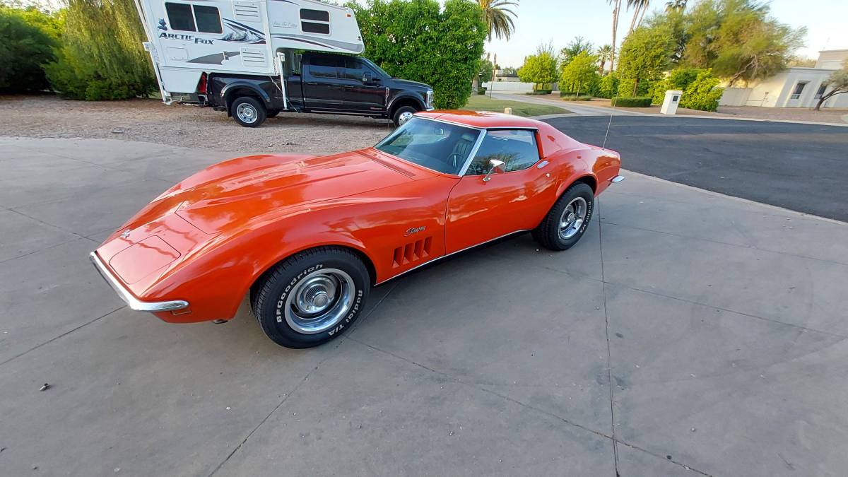 Chevrolet-Corvette-stingray-1969-orange