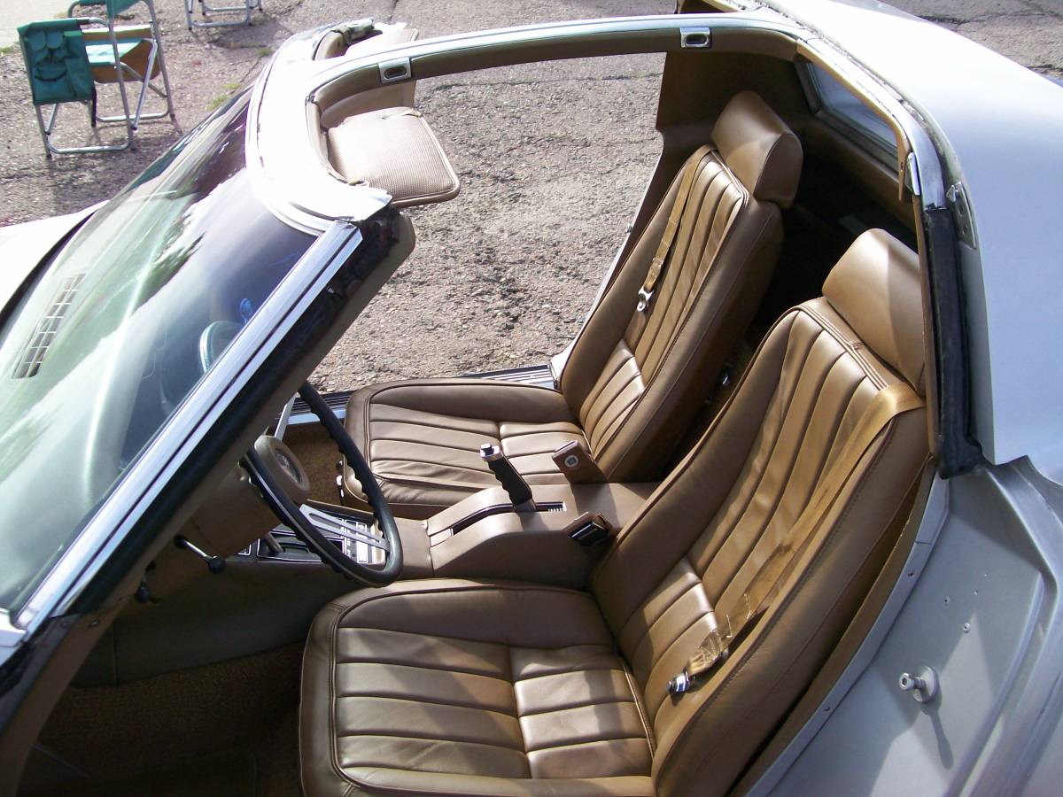 Chevrolet-Corvette-stingray-1969-silver-14