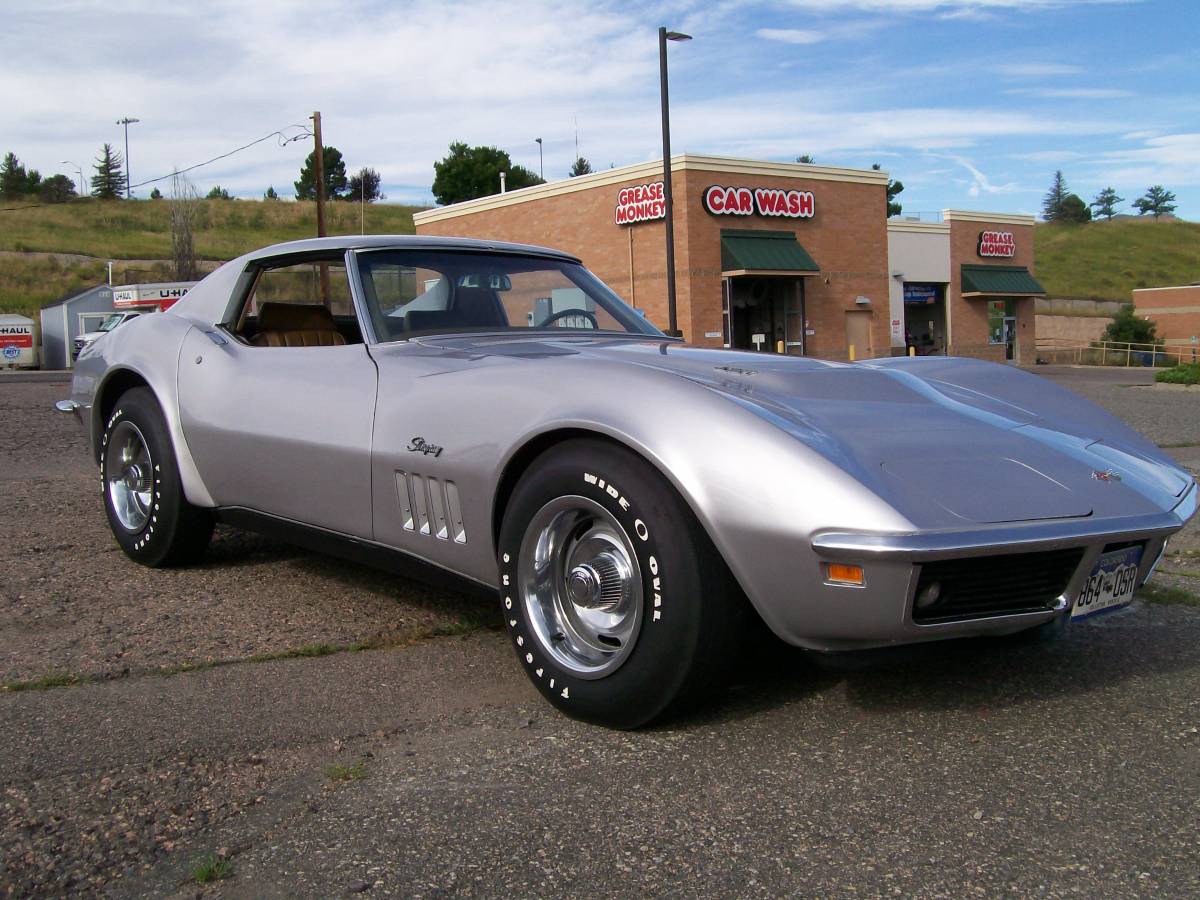 Chevrolet-Corvette-stingray-1969-silver-18