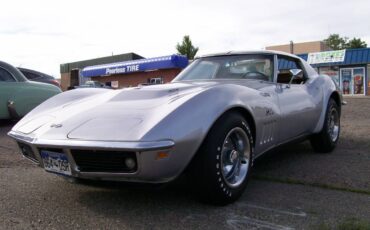 Chevrolet-Corvette-stingray-1969-silver-19