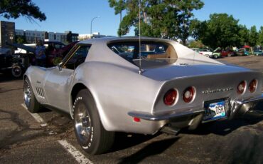 Chevrolet-Corvette-stingray-1969-silver-23