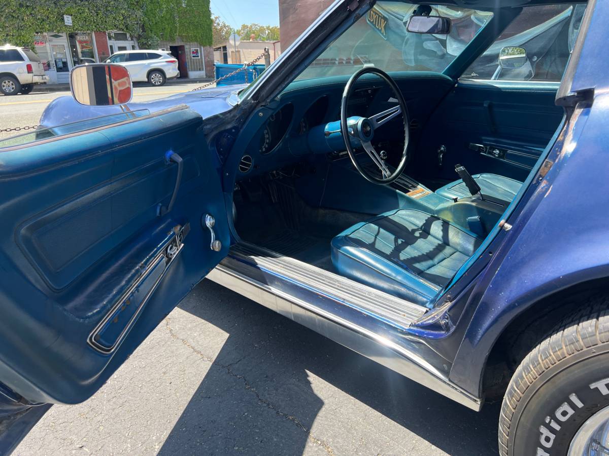 Chevrolet-Corvette-stingray-1972-blue-10