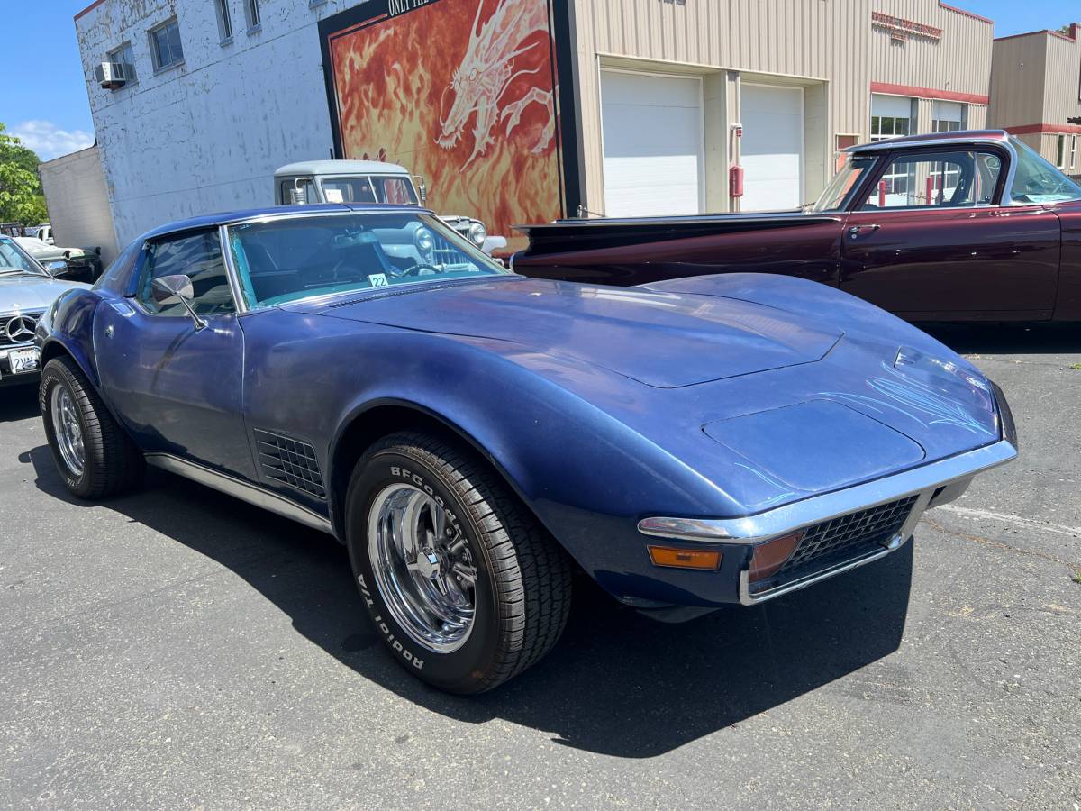 Chevrolet-Corvette-stingray-1972-blue-9