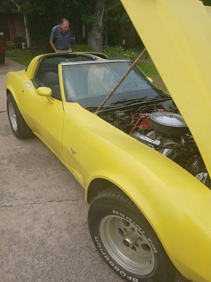 Chevrolet-Corvette-stingray-1978-yellow-1