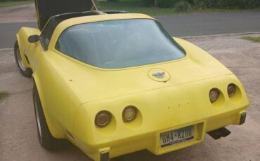 Chevrolet-Corvette-stingray-1978-yellow-3
