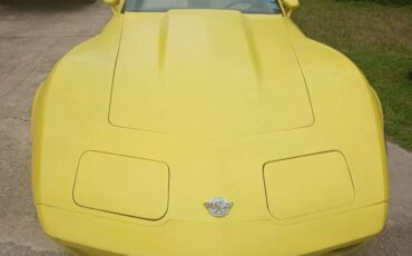 Chevrolet-Corvette-stingray-1978-yellow