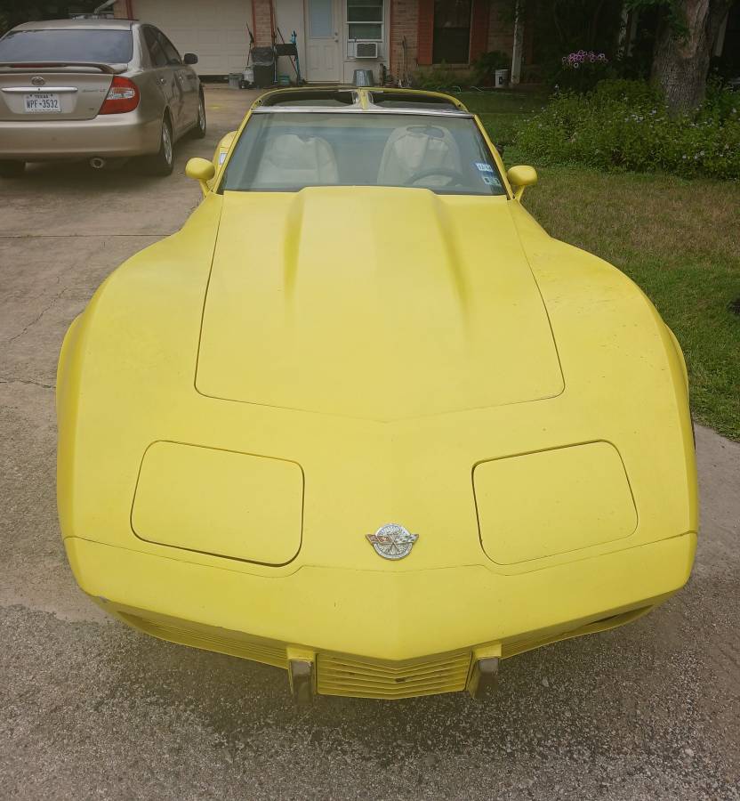 Chevrolet-Corvette-stingray-1978-yellow