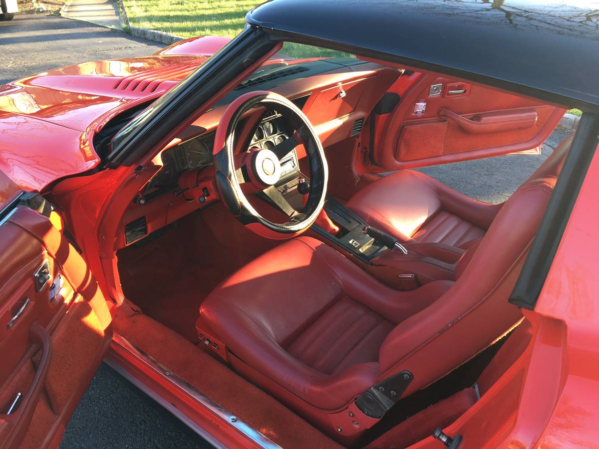 Chevrolet-Corvette-stingray-1981-red-1