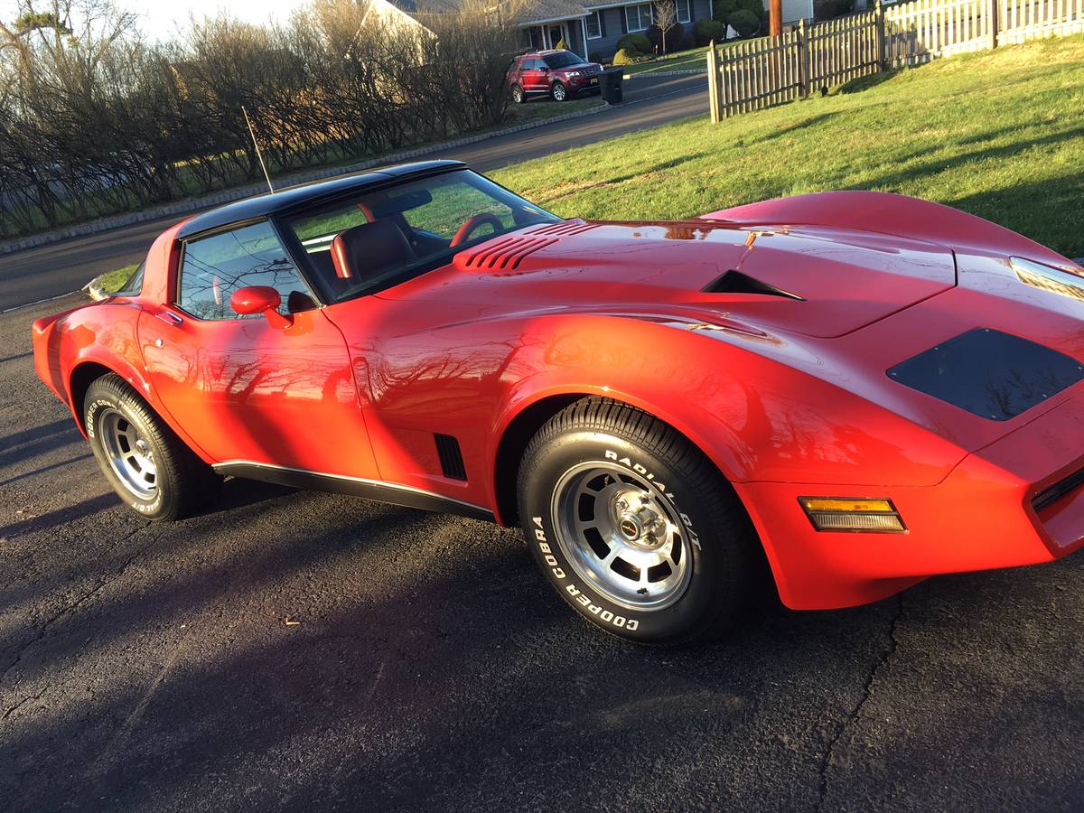 Chevrolet-Corvette-stingray-1981-red-4