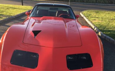 Chevrolet-Corvette-stingray-1981-red-5