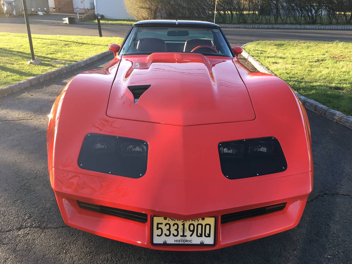 Chevrolet-Corvette-stingray-1981-red-8