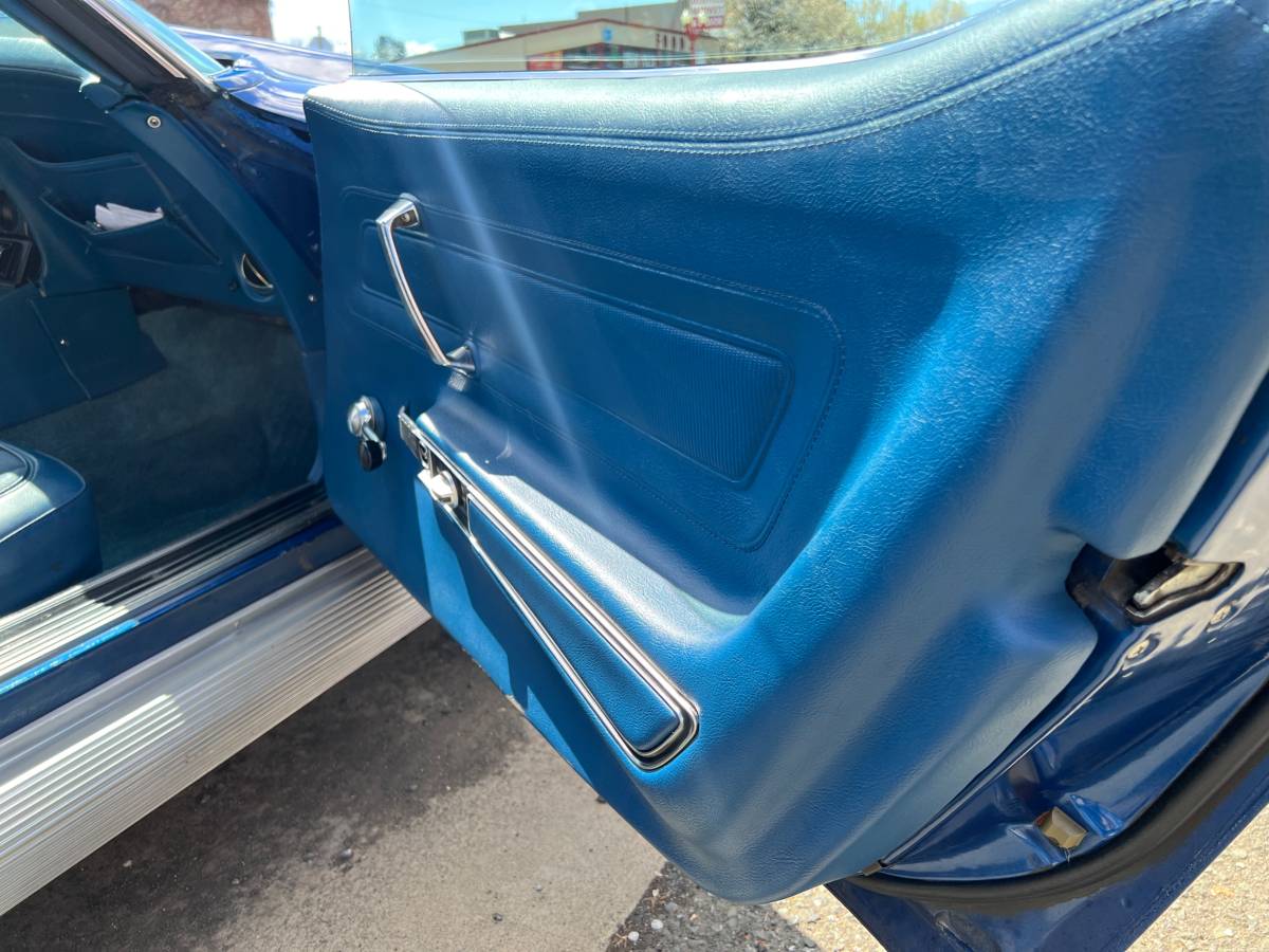Chevrolet-Corvette-t-top-1972-blue-16