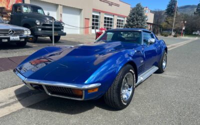 Chevrolet Corvette t top  1972 blue