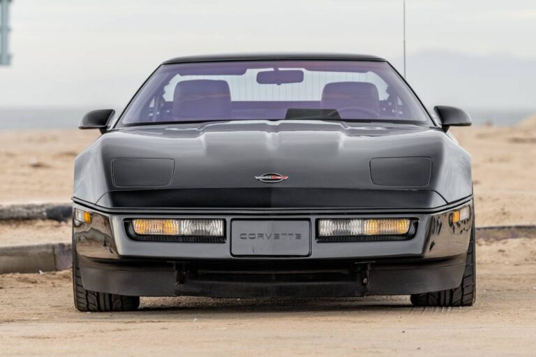 Chevrolet Corvette zr1  1990 black