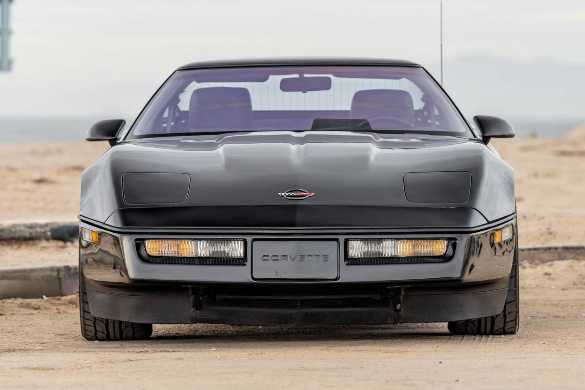 Chevrolet-Corvette-zr1-1990-black