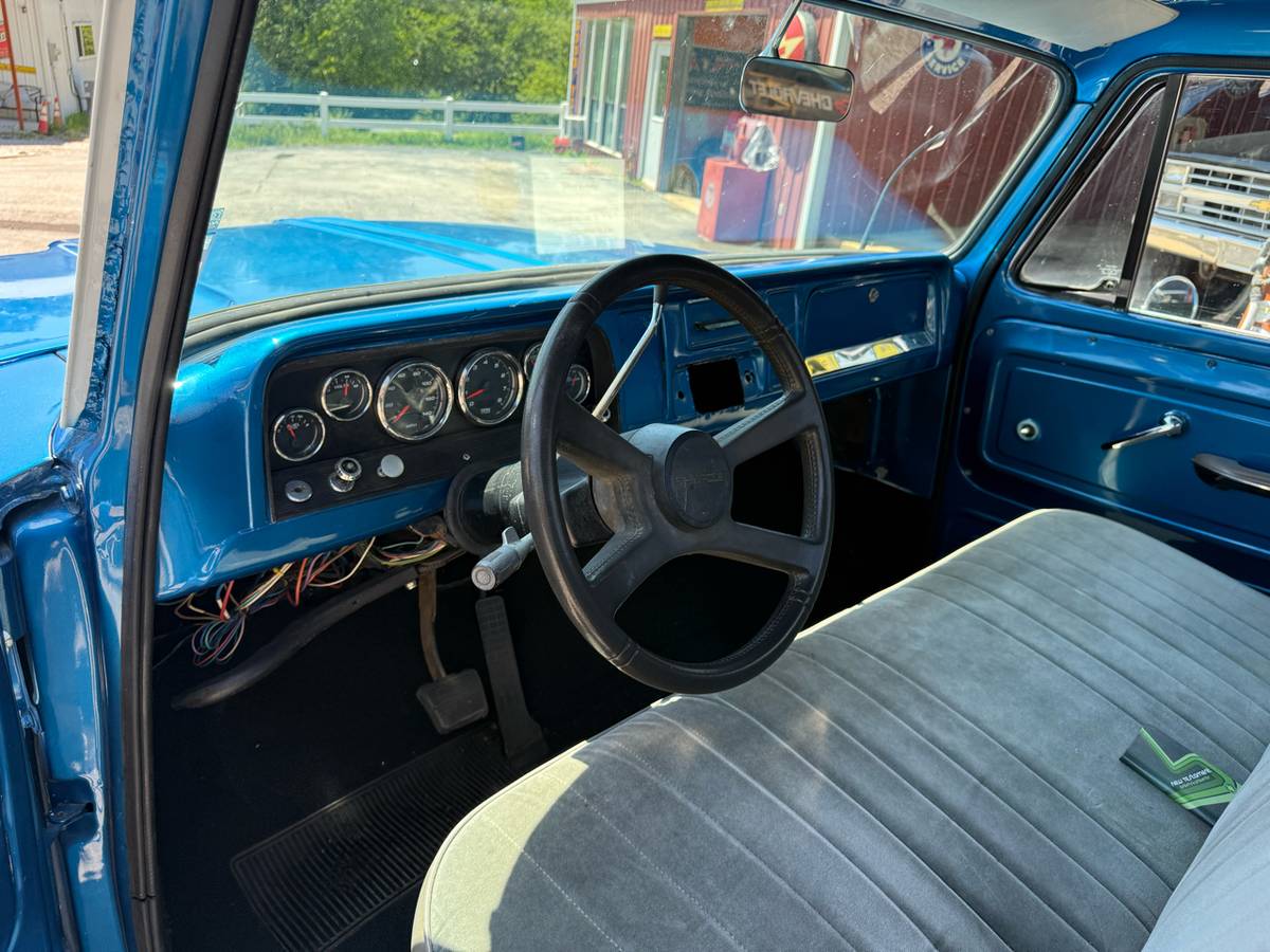 Chevrolet-Custom-1966-blue-14