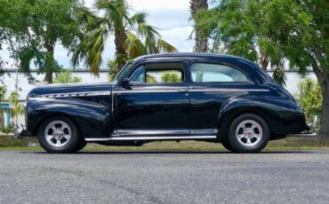 Chevrolet-Deluxe-Coupe-1941-Sedan-11